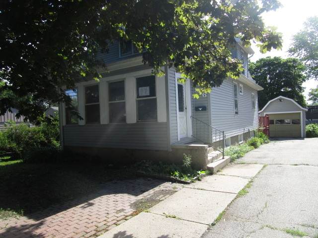 916 Wicker Street - Photo 1