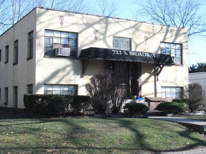 722 Broadway Avenue - Photo 1