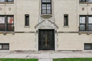 2542 Hollywood Avenue - Photo 1