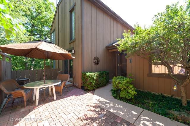 303 Bluff Court - Photo 1