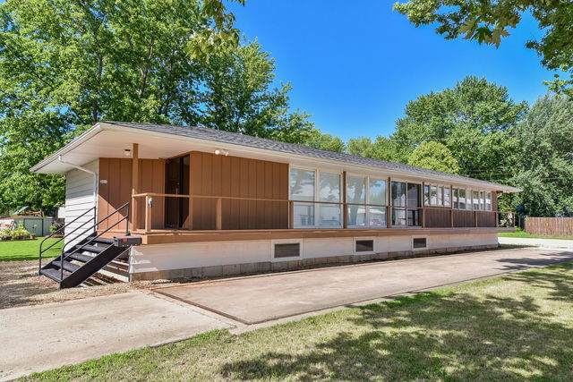 201 Rhodes Avenue - Photo 1
