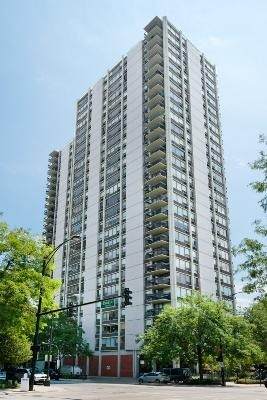 1360 Sandburg Terrace - Photo 1