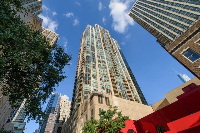 21 Huron Street - Photo 1