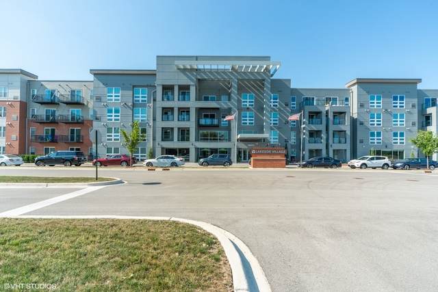 18W070 Royce Boulevard - Photo 1