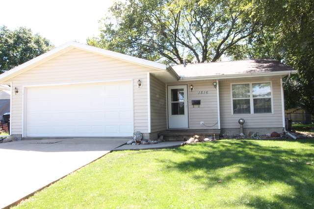 1516 Chestnut Street - Photo 1
