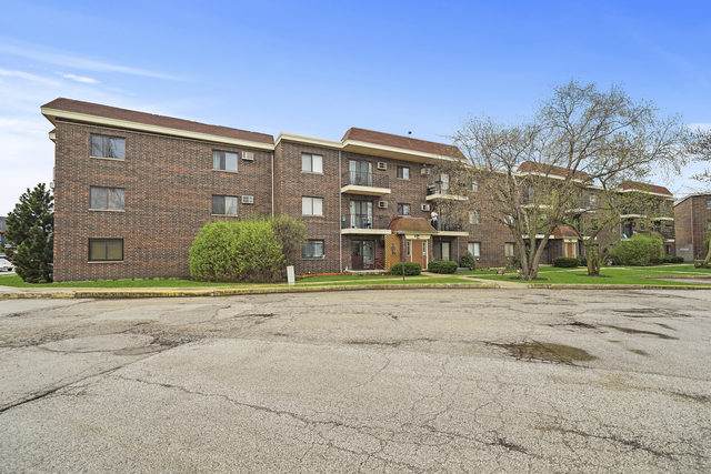 944 Rohlwing Road - Photo 1