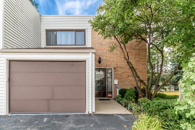372 Oaktree Court - Photo 1