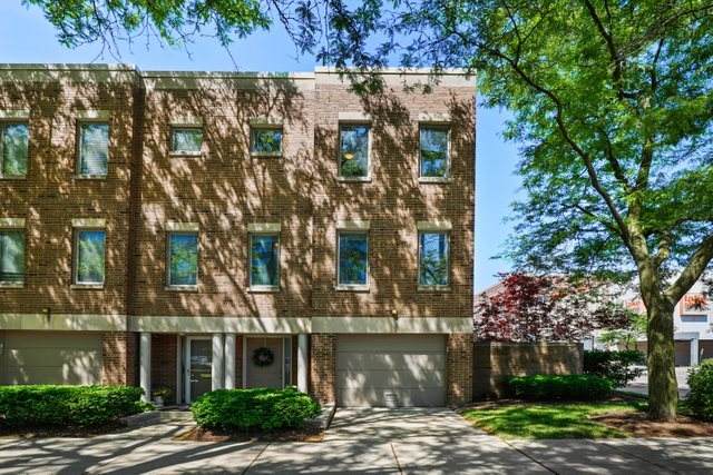 2358 Lakewood Avenue - Photo 1