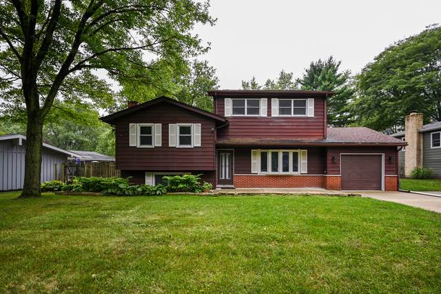 22W311 Birchwood Drive - Photo 1