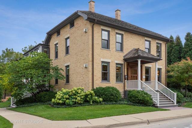 203 Dundee Avenue - Photo 1