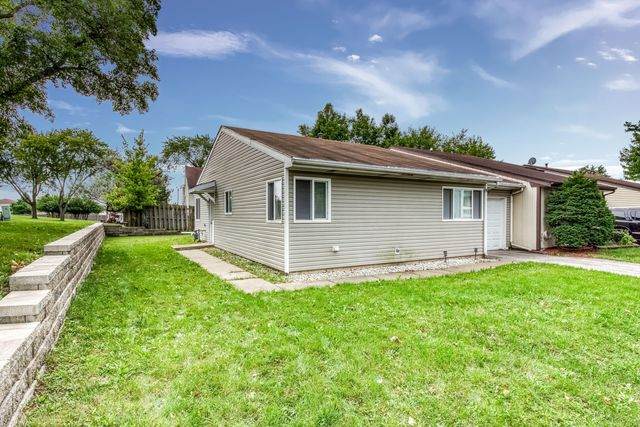 112 Cedarbend Drive - Photo 1
