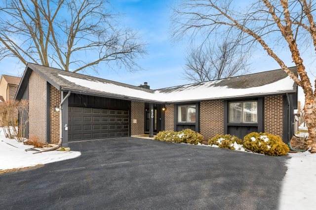 630 Lakeview Court - Photo 1