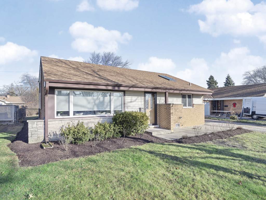 7502 Lyons Street - Photo 1