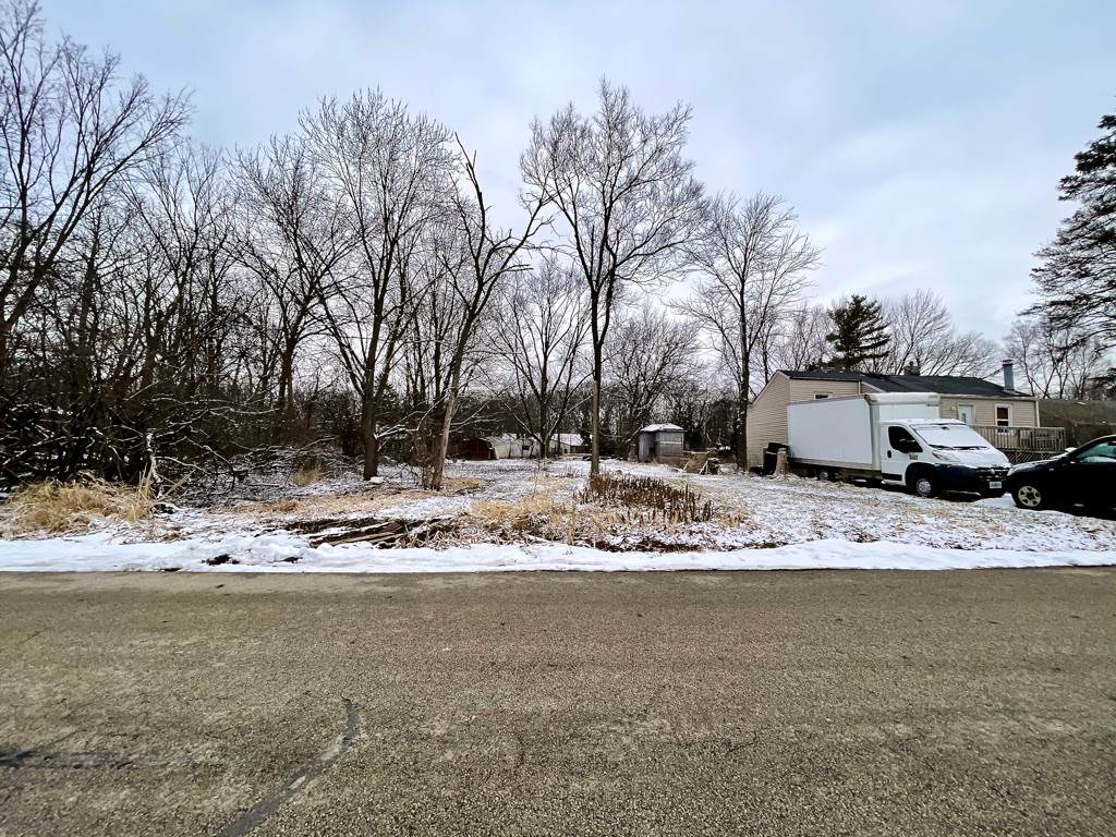 17W226 Red Oak Street - Photo 1