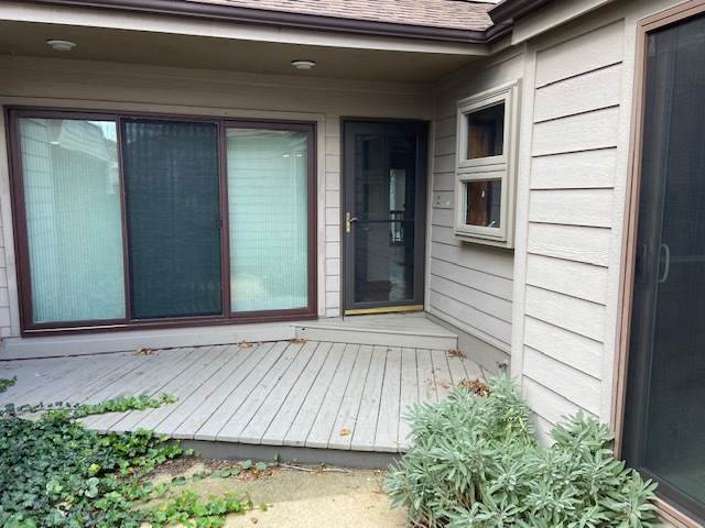 869 La Pointe Drive - Photo 1