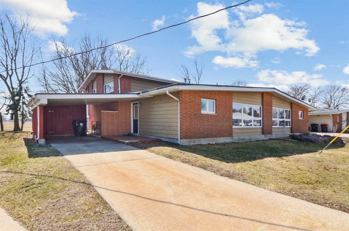 1512 Golfview Road - Photo 1