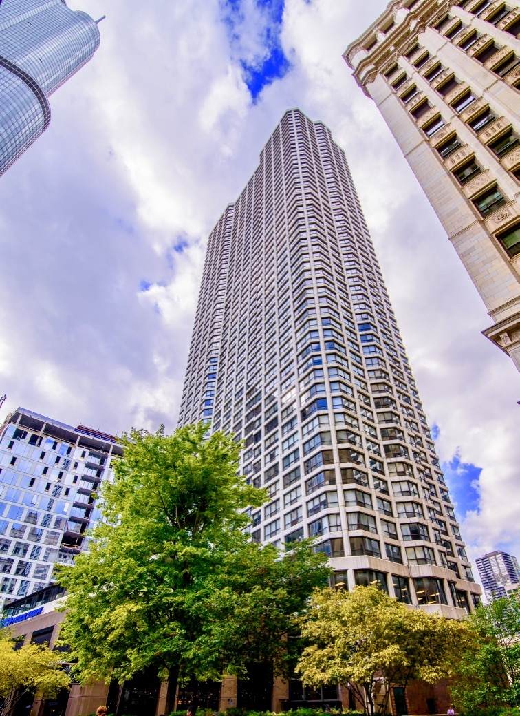 405 Wabash Avenue - Photo 1