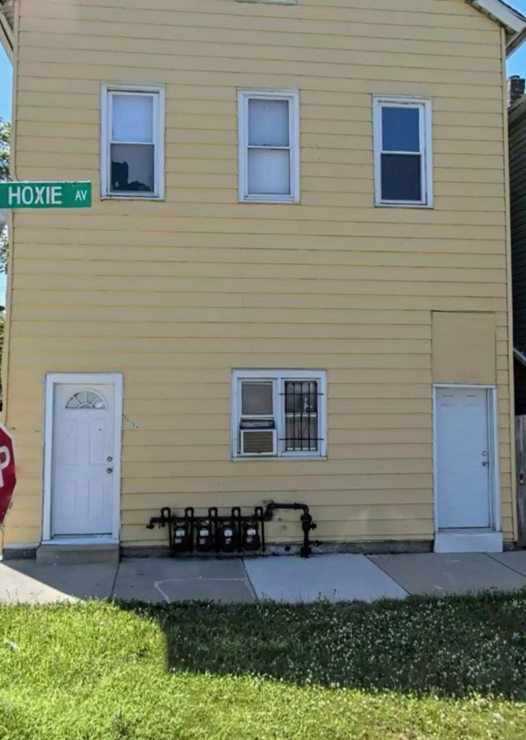10754 Hoxie Avenue - Photo 1