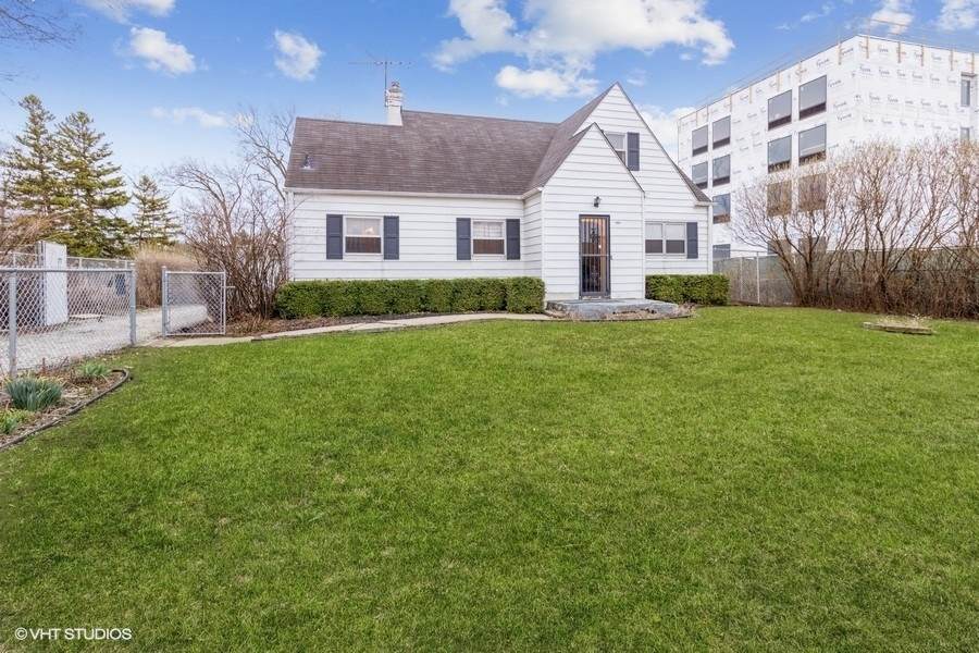 1629 Touhy Avenue - Photo 1
