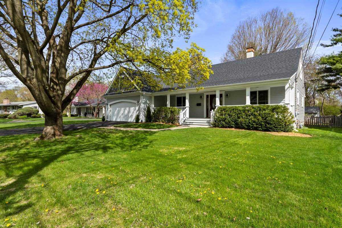 747 Cheever Avenue - Photo 1