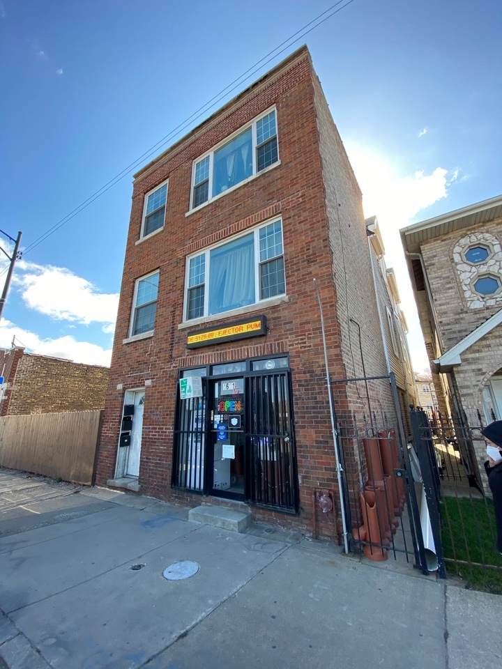 4621 Archer Avenue - Photo 1