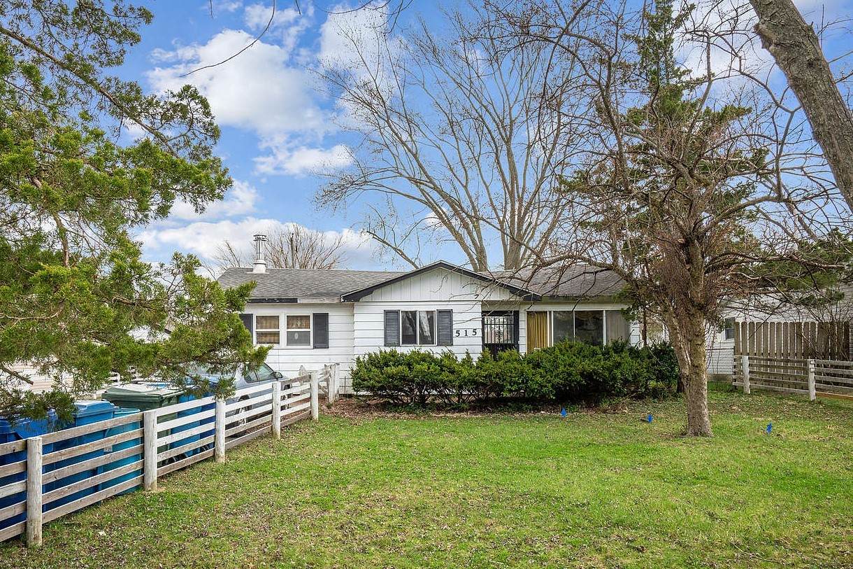 515 Auburn Lane - Photo 1