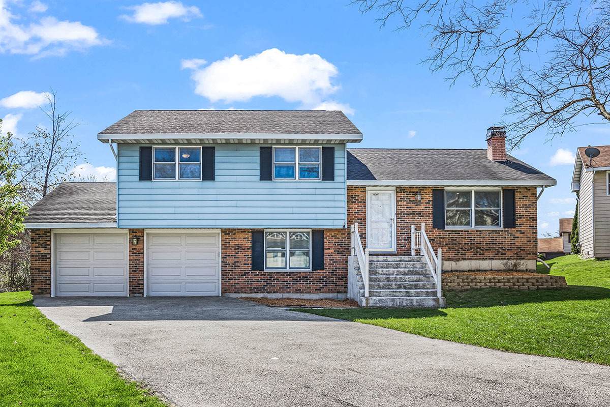 303 Elwood Court - Photo 1
