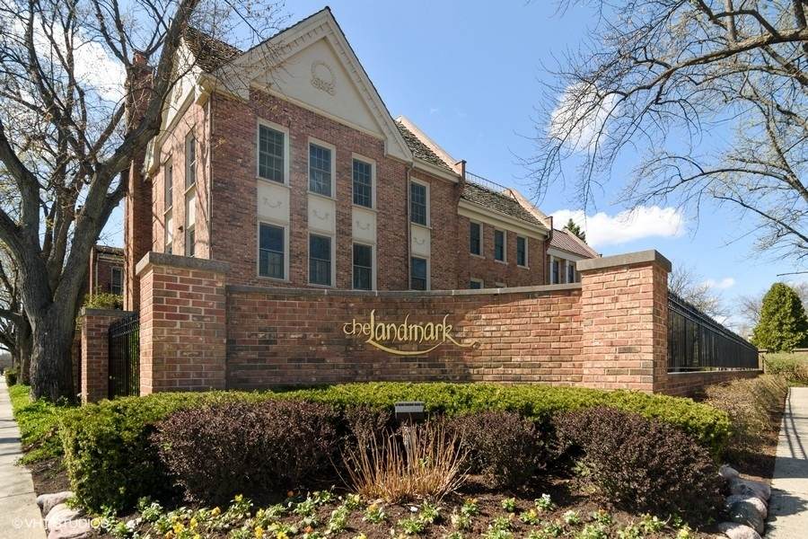 20 Landmark - Photo 1