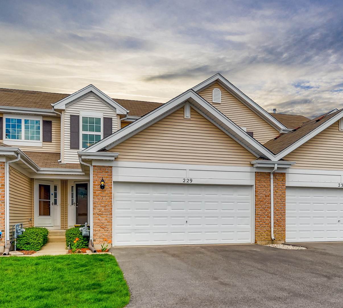 229 Macintosh Avenue - Photo 1