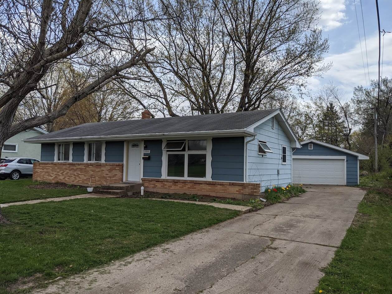 2915 Wesleyan Avenue - Photo 1