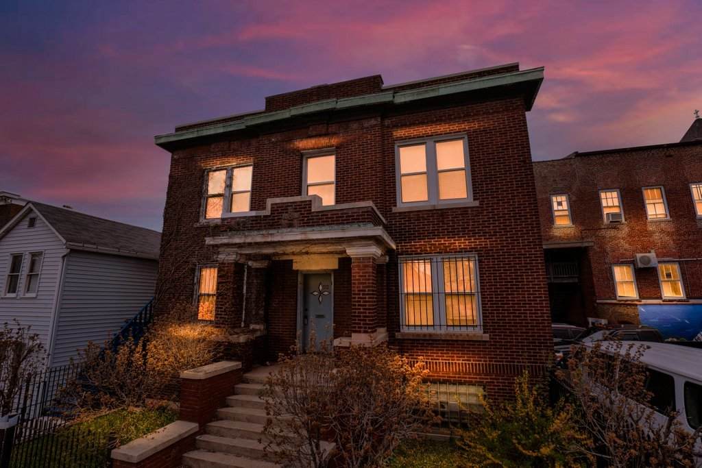 714 19th Street - Photo 1