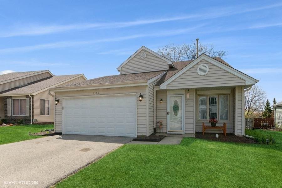 2325 Buckingham Circle - Photo 1