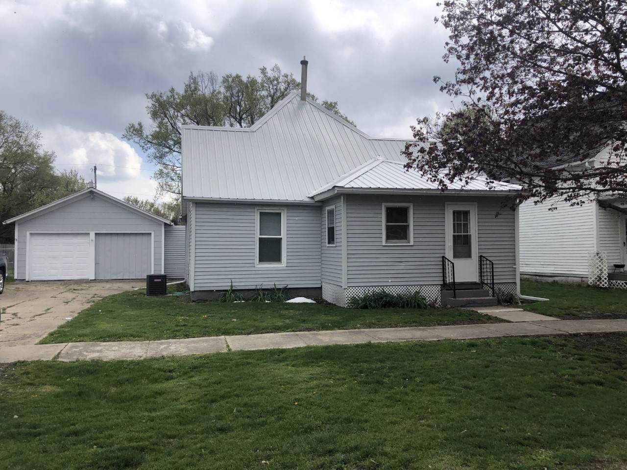 107 7th Street - Photo 1