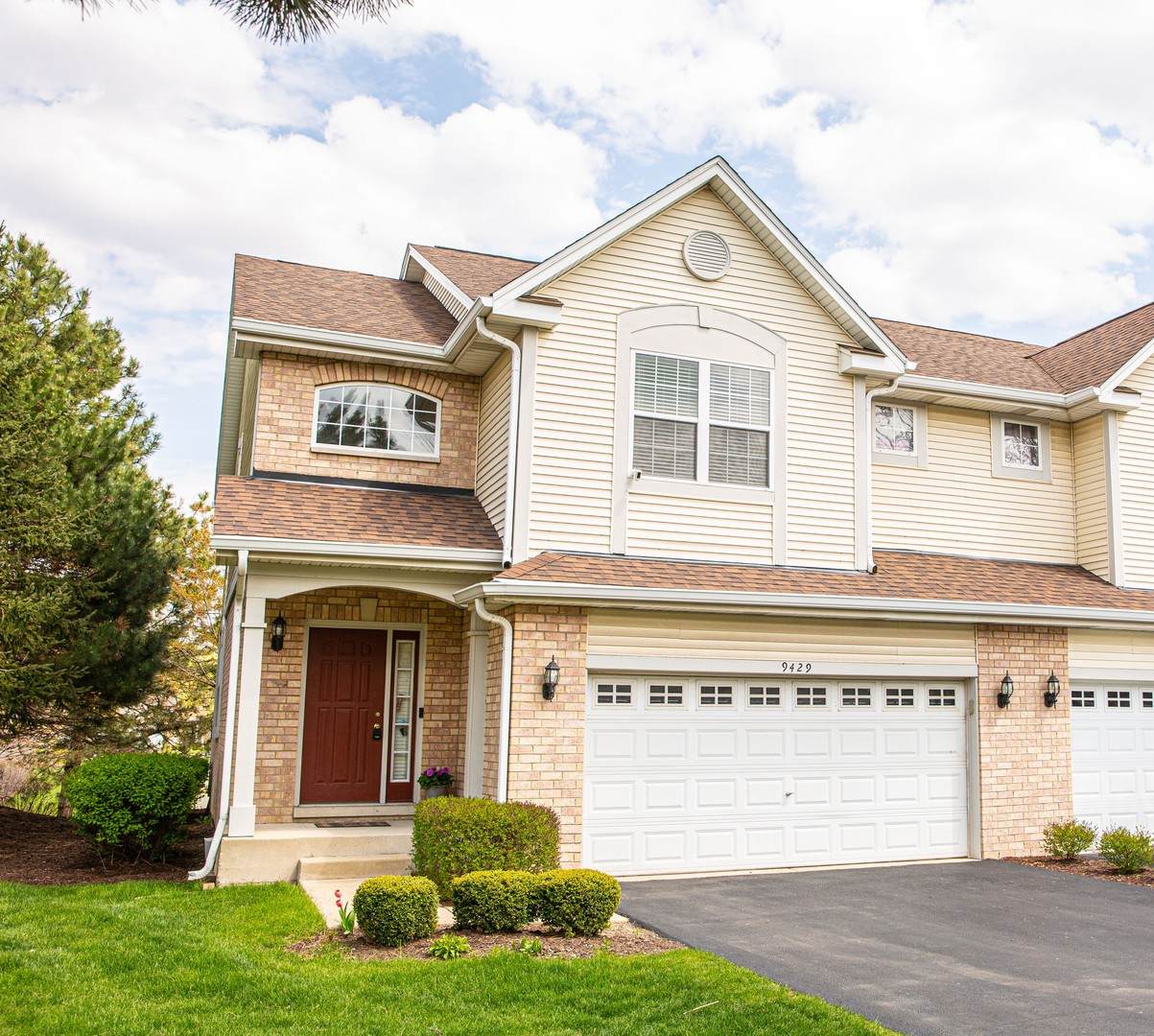 9429 Fountain Point Circle - Photo 1