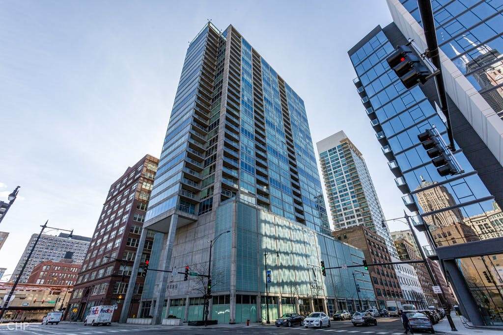 611 Wells Street - Photo 1