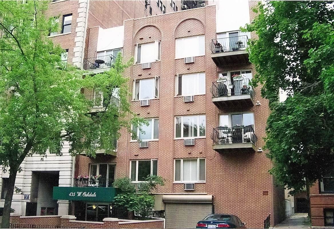 435 Oakdale Avenue - Photo 1
