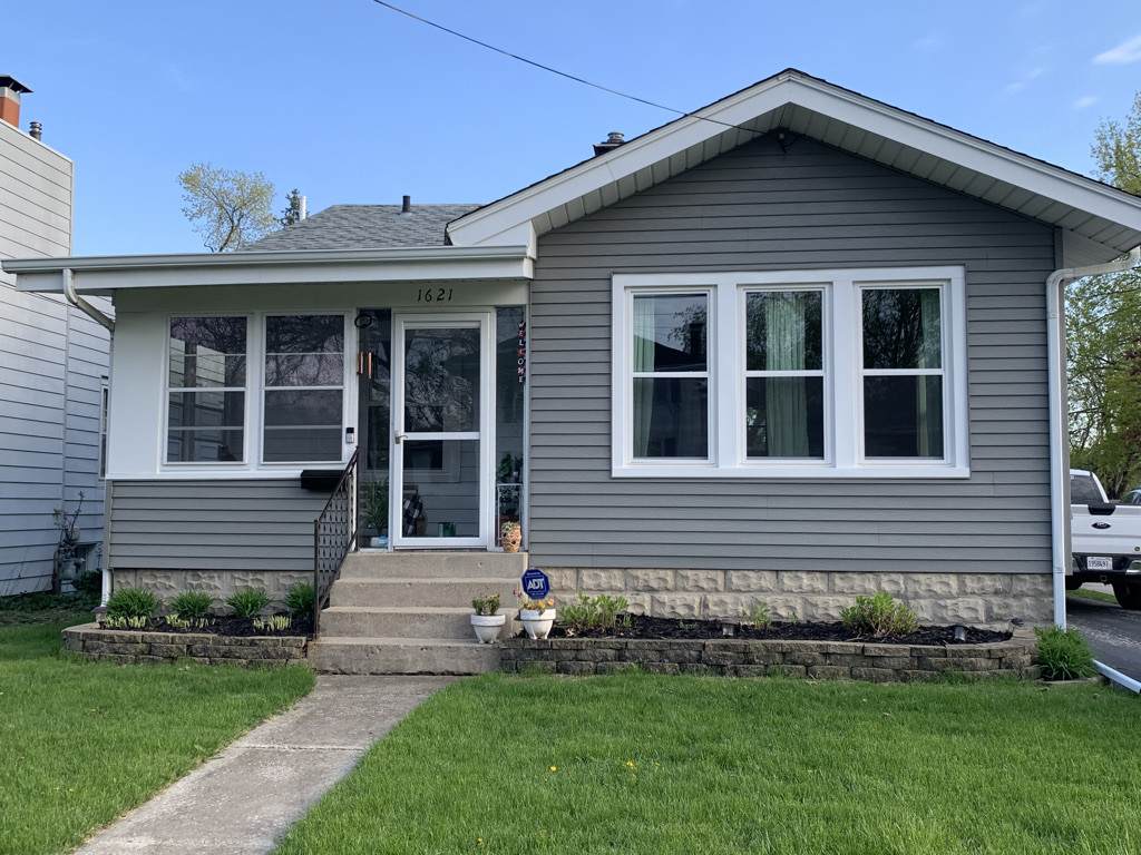 1621 Oakland Avenue - Photo 1