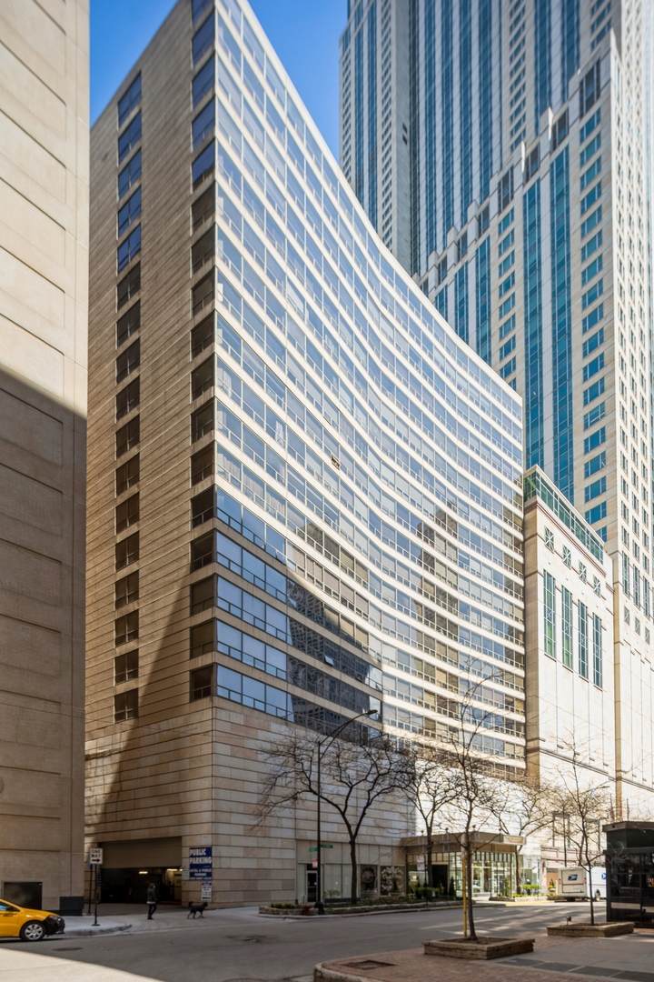 110 Delaware Place - Photo 1