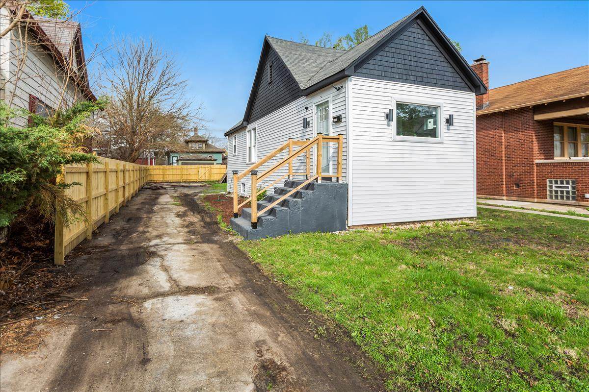 11938 Princeton Avenue - Photo 1