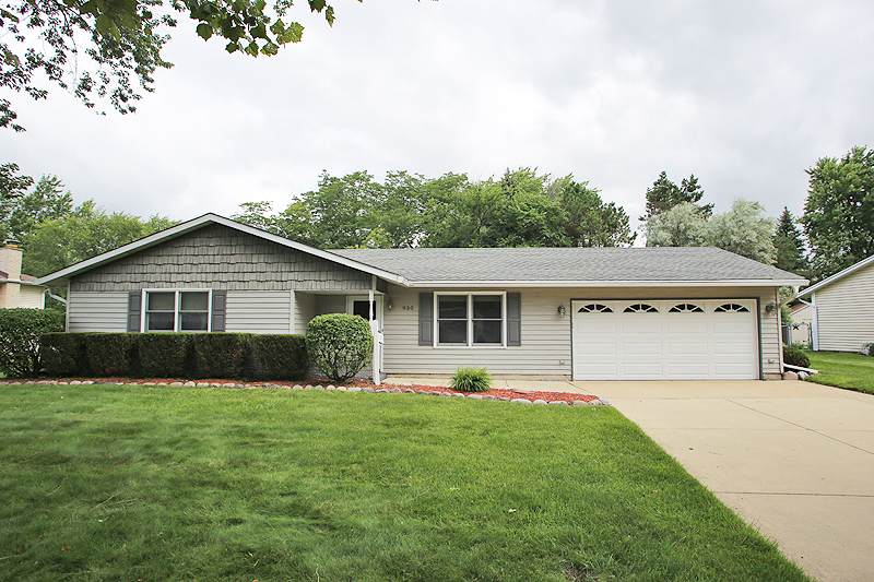930 Duxbury Lane - Photo 1