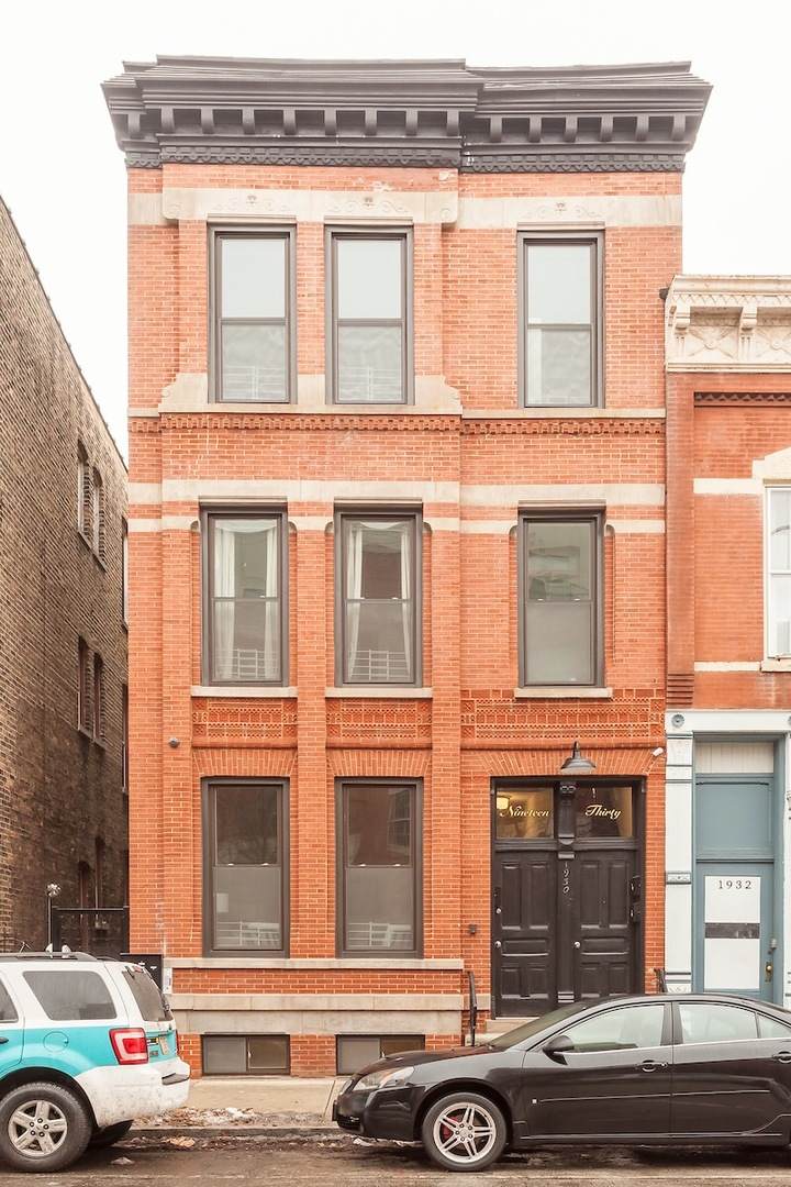 1930 Damen Avenue - Photo 1