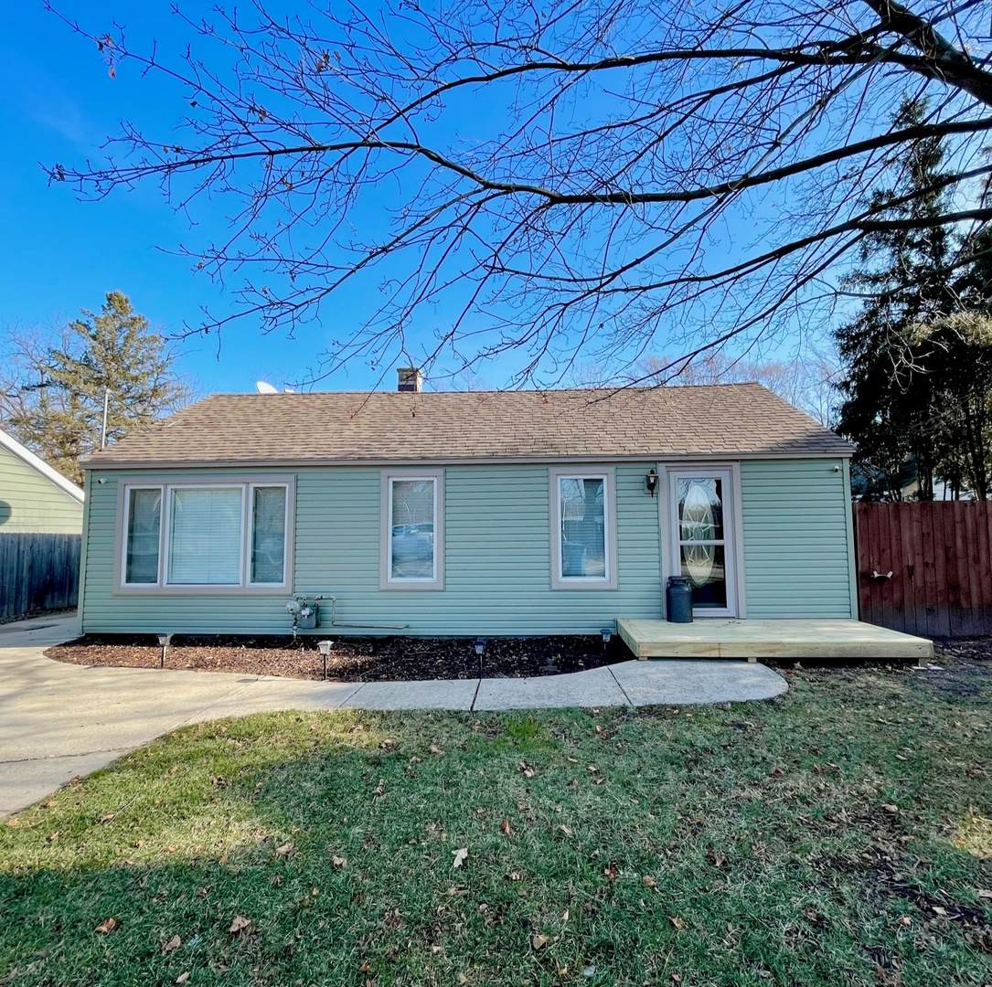 14N967 Castle Avenue - Photo 1
