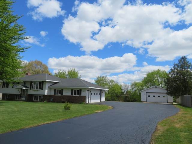6607 368th Avenue - Photo 1