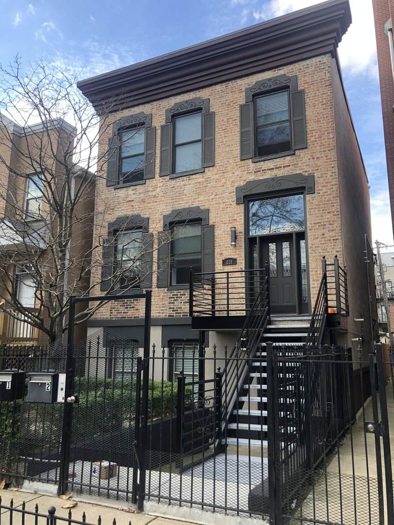 220 Hamilton Avenue - Photo 1