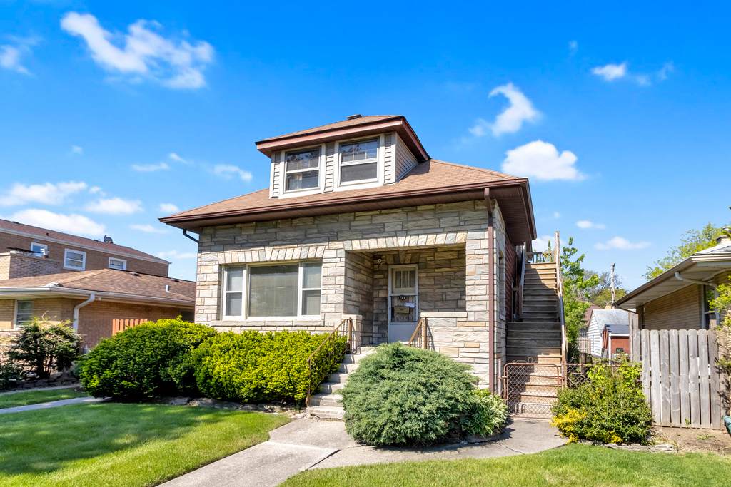 1744 Broadway Avenue - Photo 1