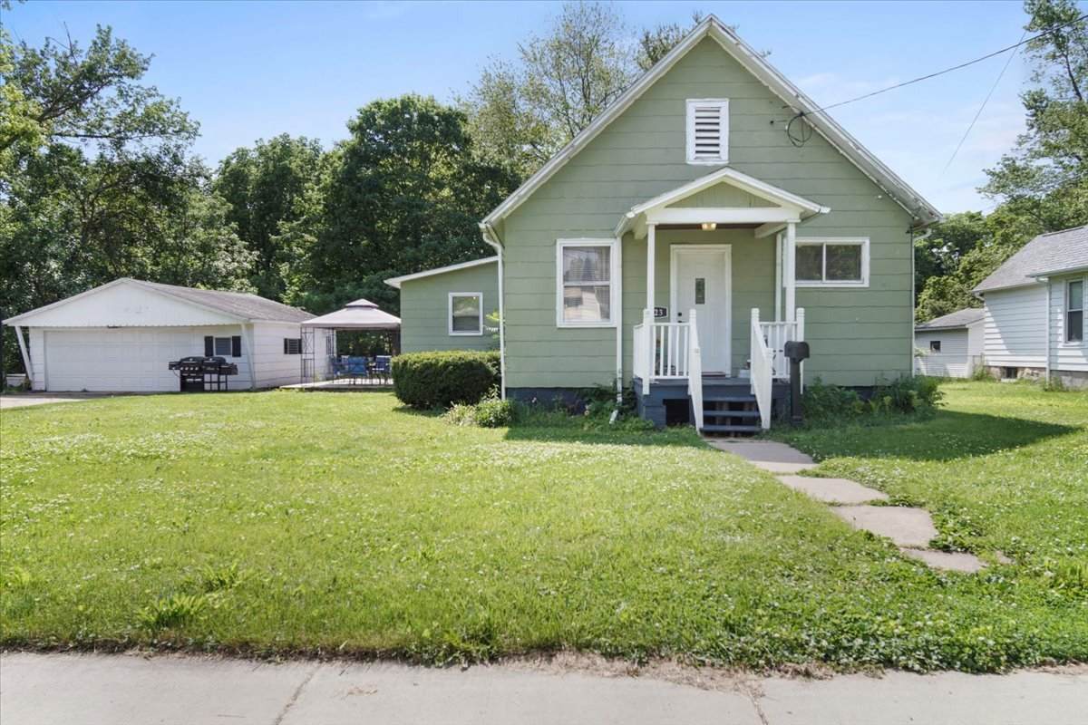 723 Clayton Street - Photo 1