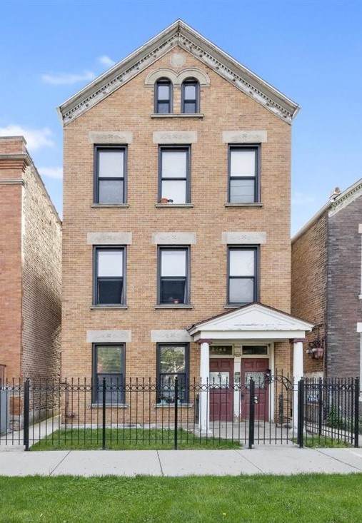 2646 Hamlin Avenue - Photo 1