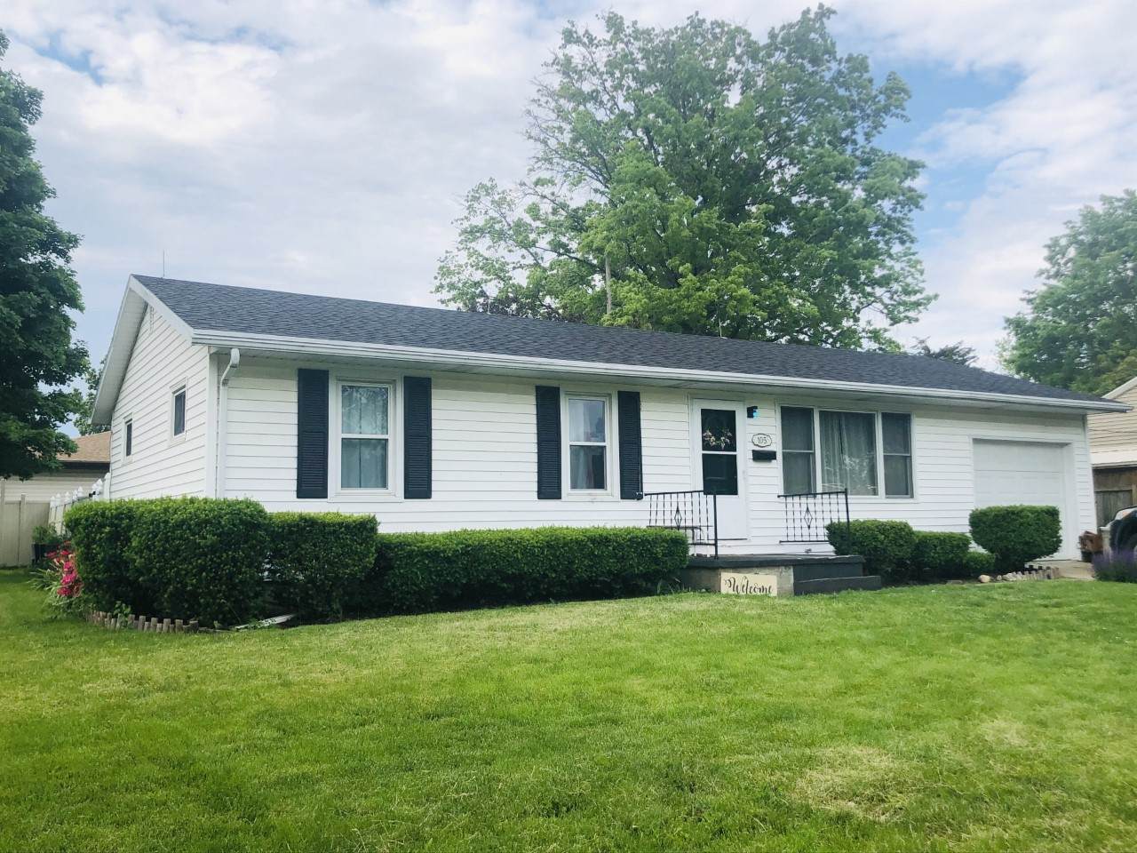 105 Mae Drive - Photo 1