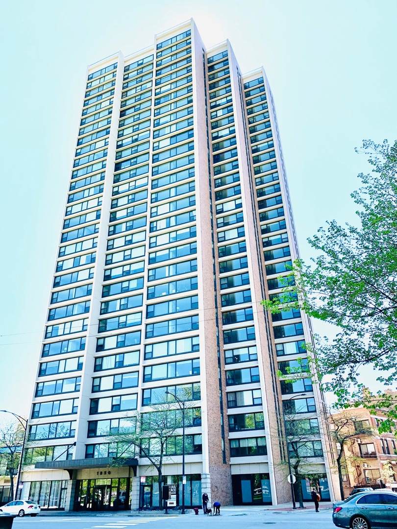 1850 Clark Street - Photo 1