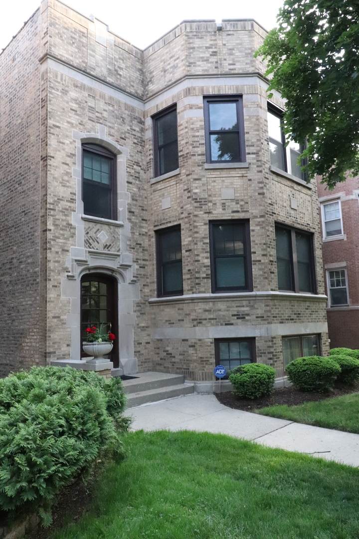 2133 Lunt Avenue - Photo 1
